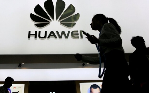 Thị phần Huawei lao dốc không phanh
